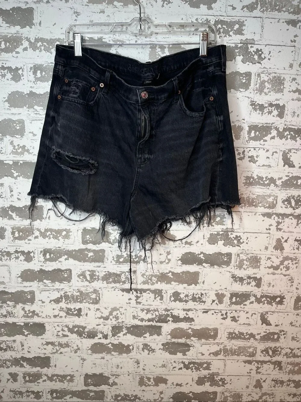 American Eagle | women black distressed relaxed short